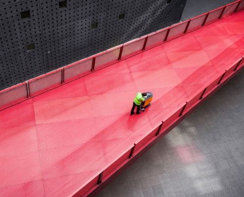 Bodenreinigung mit Maschine